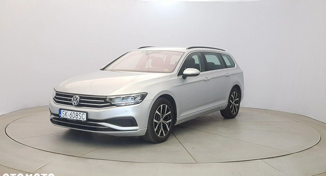 Volkswagen Passat cena 126900 przebieg: 74000, rok produkcji 2019 z Golina małe 562